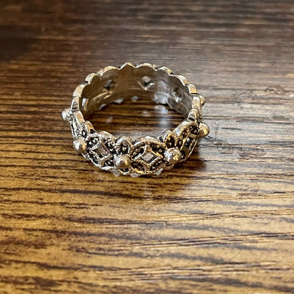 2 Rings - Picture 2 of 3